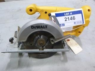 Dewalt 5 3/8" Cordless Trim Saw, 18V c/w Saw Blade, Model DW936, SN 772872 (W-2-4-1)