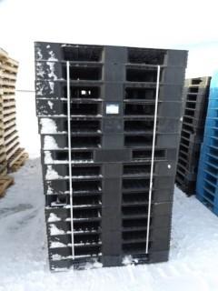 Black Plastic Pallets 43x43.