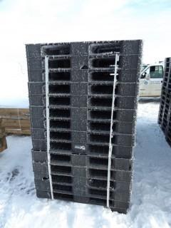 Black Plastic Pallets 43x43.