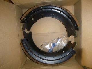 New Front Brake Shoes, Pt GBNKM1308EMFL