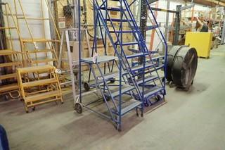 Mobile 4-step Warehouse Stairs.