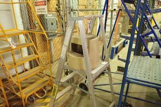 Aluminum 5' Step Ladder.