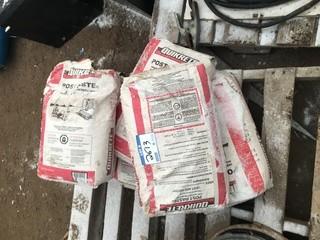 (7) 25 Kg Bags of Quickcrete.