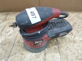 Skil Sander with Filter (W-5-1-2)