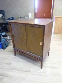 29" x 18" x 34" Cabinet w/ Sliding Doors