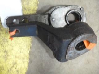 (2) Slack Adjusters 