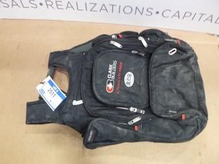 Leed's Backpack Style Computer Bag (W-5-3-3)