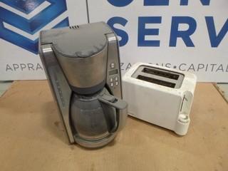 Moulinex 12 Cup Coffee Maker, Programmable, Auto Shut Off c/w Black and Decker 2 Slice Toaster, 19" x 13" Crate (W-W)