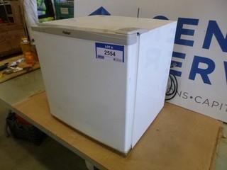 Haier 1.8 Cu. Ft. Compact Refrigerator, Model HSE02WnAWN, SN G2003662316, Phase 1, 115V (W-W)