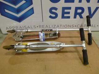Razor Kick Scooter c/w Road Runner Kick Scooter (W-W)