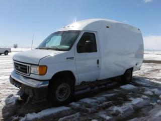 2006 Ford E350 Cutaway Cube Van