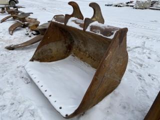 71" Clean Up Bucket, CAT fits WBM 250 Series