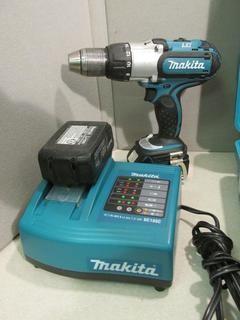 Makita 18V Cordless Hammer Drill Kit c/w Complete Case, Charger & (2) Batteries.