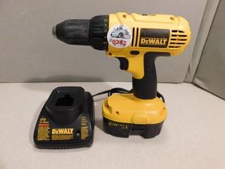 DeWalt 1/2" Cordless Drill Kit with Charger & Battery.