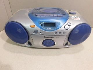 Portable Panasonic CD Stereo.