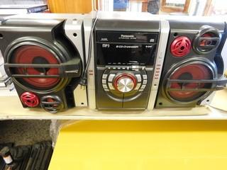 Panasonic CD/Stereo System, SA-AK630.
