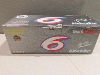 Team Caliber 1:24 Die Cast Valvoline Mark Martin 2000 Ford Taurus.
