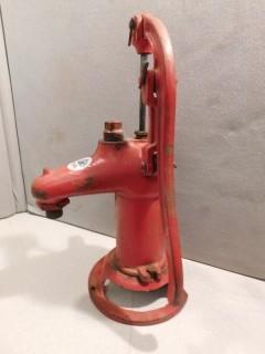 Antique Cast Iron Well Water Pump.