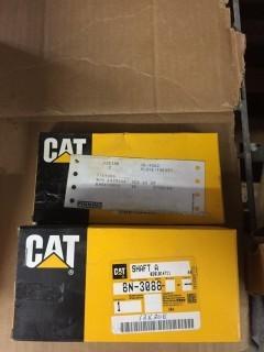 (1) 8N-3088 CAT Shaft and (1) 7E-9262 CAT Plate