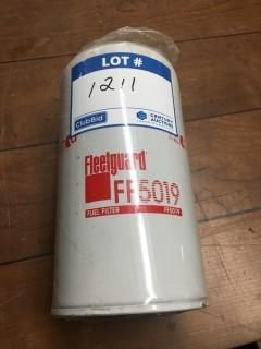 (4) Fleetguard FF5019 Fuel Filters