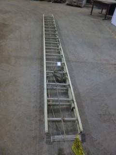 Featherlite 32' Extension Ladder, Rating 300lbs