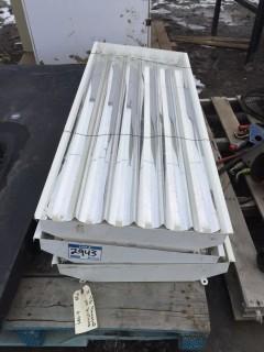 (3) Fluorescent Light Fixtures