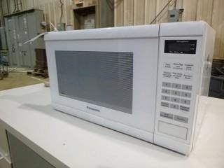 Panasonic Microwave , Model NN-ST652W CBH, 1200 Watts