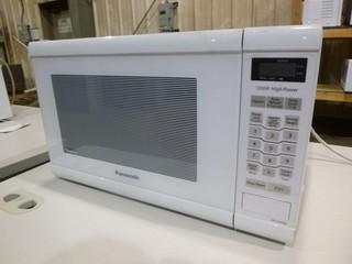 Panasonic Microwave , Model NN-ST651W, 1200 Watts