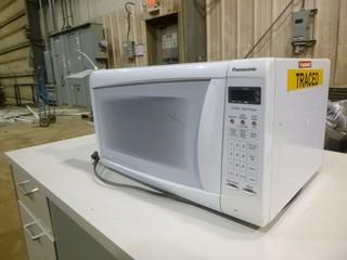 Panasonic Microwave , Model NN-ST615WF, 1200 Watts
