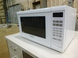 Panasonic Microwave , Model NN-ST632W, 1200 Watts