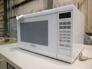 Panasonic Microwave , Model NN-ST651W, 1480 Watts