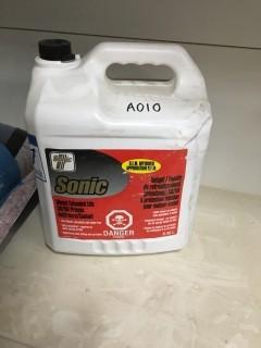 Sonic 9.46L 50/50 Premixed Antifreeze.