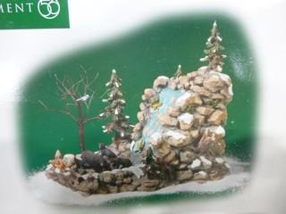 Department 56, " Mill Falls" Working Waterfall Ornamental Collectable (E5-1-2)