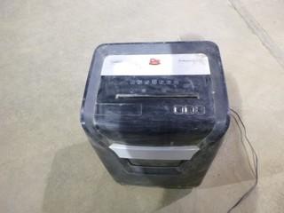 Staples Shredder, Model SPLTMC12A, 120 Volts, SN 115216792