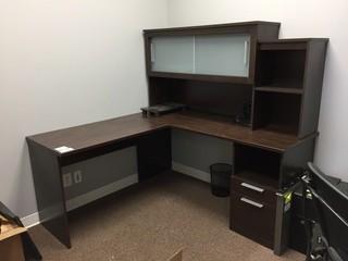 L Shaped Office Desk w/ Hutch