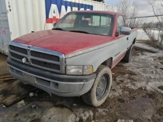 1996 Dodge Ram 1500 Extended Box Pick Up c/w Magnum V8 5.2L Engine, A/T, Tires 275/60R20, Showing 125,796 KM, VIN 1B7HF16Y0TS504495 *Note: No Battery*