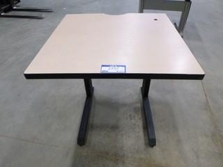 30" x 30" Variable Height Table