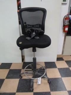 Counter Height Task Chair w/ Wheels, Adjustable height