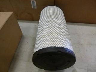 Fleet Guard Air Filter, AF25247 (E3-2-2)