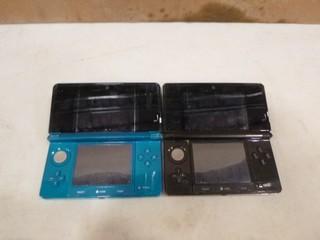 (2) Nintendo #DS c/w 3 Games *NOTE: No Charger, Working Condition Unknown* (B1)