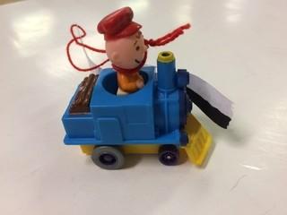 Peanuts Gang Pop Mobiles 1989 - Charlie Brown On Train - Plastic Toy - 2.5".