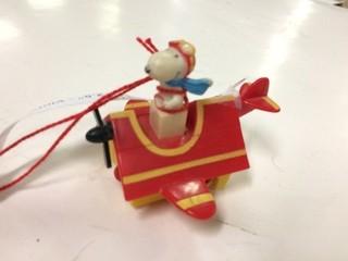 Peanuts Gang Pop Mobiles 1989 - Flying Ace Doghouse - Snoopy - Plastic Toy - 2.5".