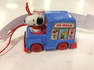Peanuts Die Cast Ice-Cream Truck Vintage - 1958 - Peanuts Snoopy Die Cast Ice Cream Truck - 2.5".