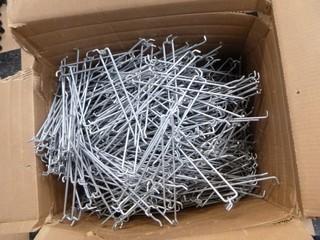 Qty Of Display Unit Hook Hangers, Peg Board Hooks 2 different lengths (Hundreds of Hooks in this box)