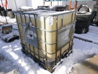 1000L Tote on Plastic Pallet, *Note Previously Stored Used Oil*