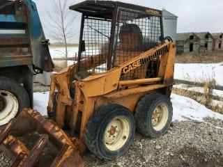 Case 1835 Uniloader Skid Steer c/w 60"Smooth Bucket. Showing 5542 Hours. S/N 9854175 Note:  Parts Only.