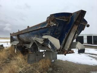 2002 Midland Triaxle End Dump S/N 2MFB2R5D72R002092.