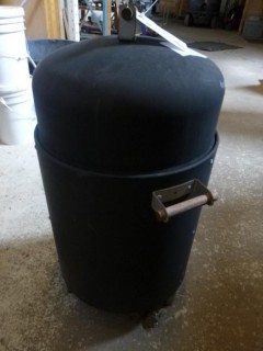 Brinkman Smoke 'N Grill Wood Chip Smoker c/w Electric Rotisserie