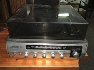 Clarinette 44 AM/FM Stereo/Turntable & (2) Speakers.