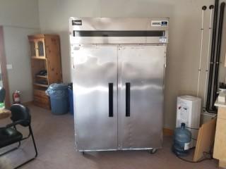 Delfield 6000XL Commercial 48" Two Door SS Refrigerator. S-N 0809152001387.